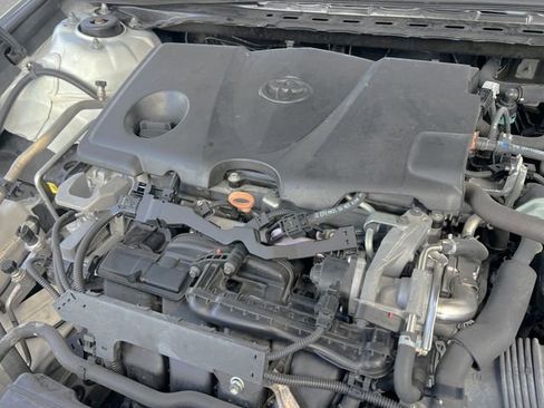 Used 2020 Toyota Camry SE image 29