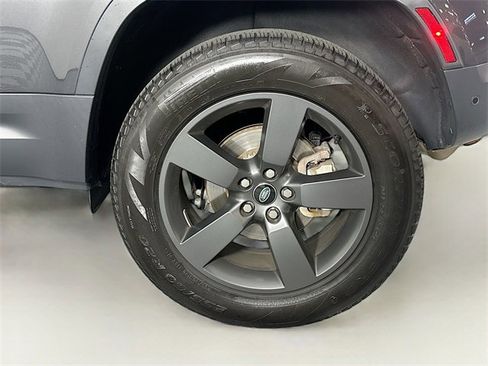 Certified 2024 Land Rover Defender 110 S image 31