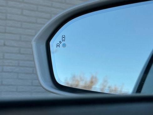 Used 2017 Lincoln MKX Reserve w/ Driver Assistance Package image 12