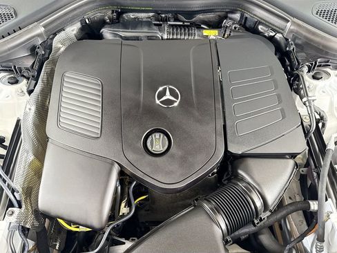 Used 2025 Mercedes-Benz GLC 350e 4MATIC image 27
