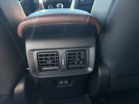 Certified 2024 Toyota Venza XLE image 15