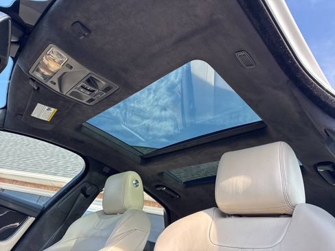 Used 2015 Jaguar XJ AWD image 30