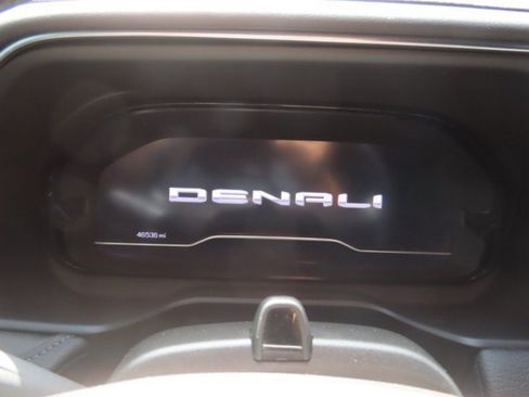 Used 2024 GMC Yukon Denali w/ Advanced Technology Package RWD image 25