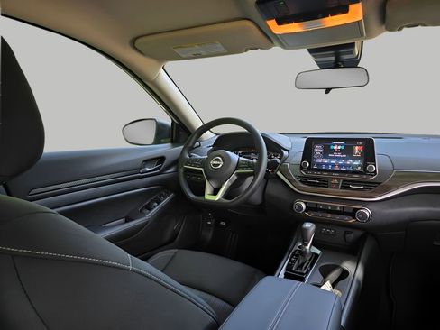 New 2026 Nissan Altima 2.5 SV FWD image 7