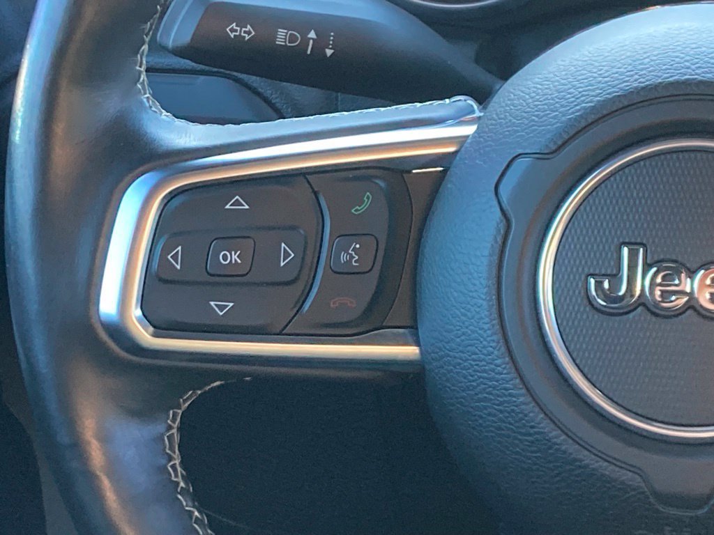 Used 2018 Jeep Wrangler Unlimited Sahara AWD/4WD image 9