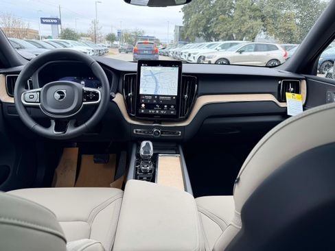New 2026 Volvo XC60 B5 Plus w/ Protection Package Premier image 18