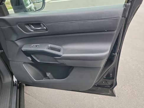 Used 2024 Nissan Pathfinder SV FWD image 37