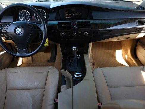 Used 2006 BMW 530xi Wagon image 2