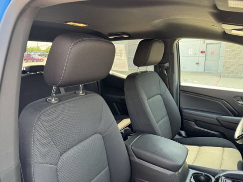 Used 2023 Chevrolet Colorado LT AWD/4WD image 34
