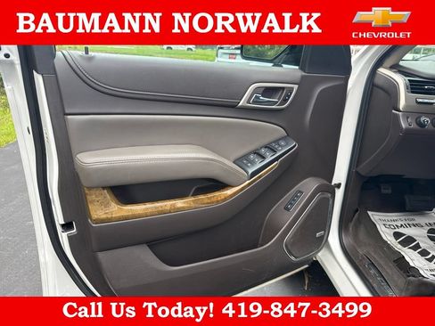 Used 2017 GMC Yukon XL Denali w/ Open Road Package AWD/4WD image 19