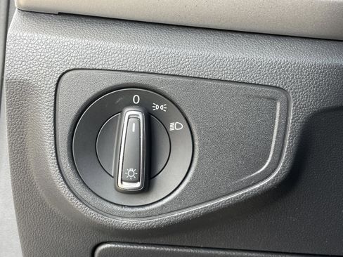 Used 2018 Volkswagen Atlas Launch Edition image 37