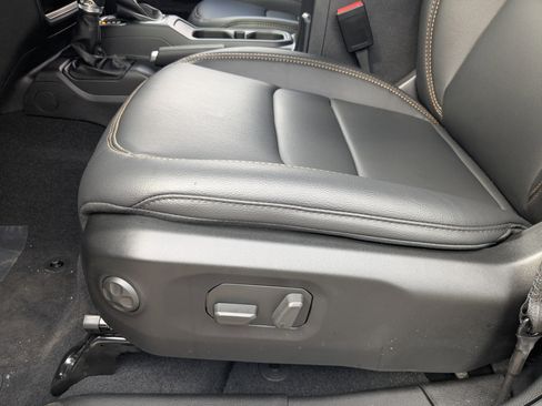 New 2025 Jeep Gladiator Sport image 17