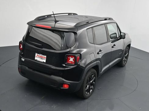 Used 2017 Jeep Renegade Altitude FWD image 29