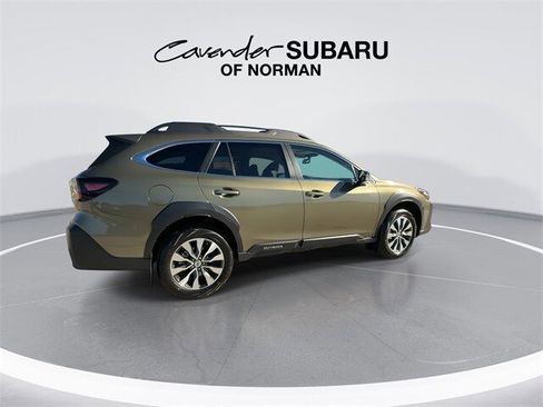 Used 2025 Subaru Outback Limited image 3