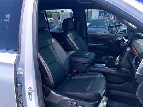 Used 2026 GMC Yukon Denali AWD/4WD image 10