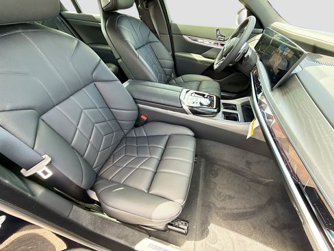 New 2026 BMW 760i xDrive w/ Executive Package image 15