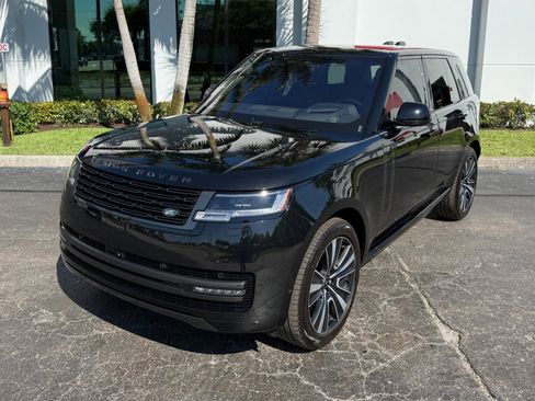 Used 2023 Land Rover Range Rover SE image 7