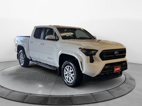 Used 2025 Toyota Tacoma SR5 image 1