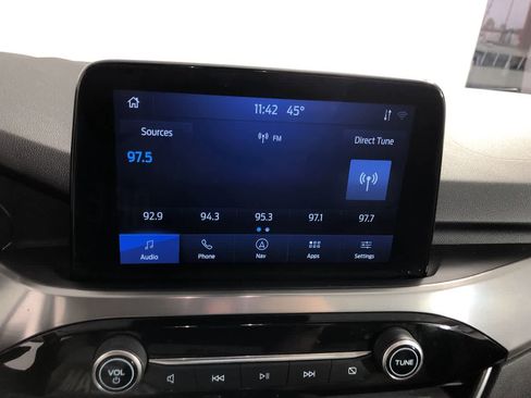 Used 2021 Ford Escape Titanium image 17