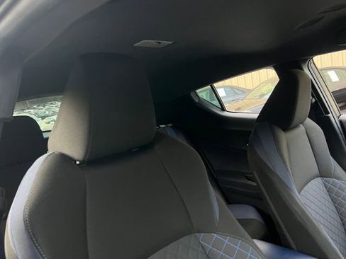 Used 2021 Toyota C-HR XLE image 30