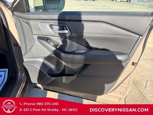 Certified 2025 Nissan Rogue SV w/ SV Premium Package image 39