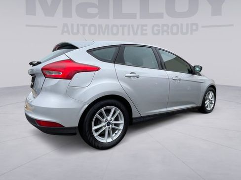 Used 2018 Ford Focus SE w/ Cold Weather Package image 5