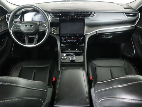 Used 2024 Jeep Grand Cherokee L Limited image 13