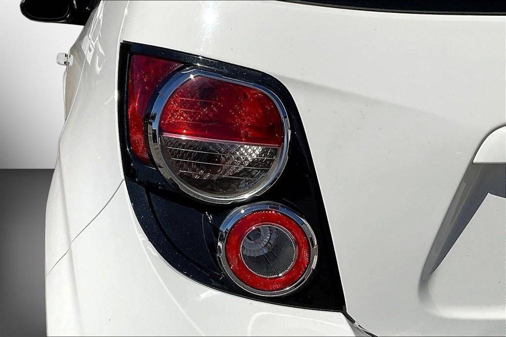 Used 2015 Chevrolet Sonic LT FWD image 22