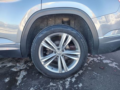 Used 2019 Volkswagen Atlas SE w/ Towing Package image 13