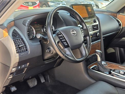 Used 2024 Nissan Armada SL w/ Captain's Chairs Package AWD/4WD image 12