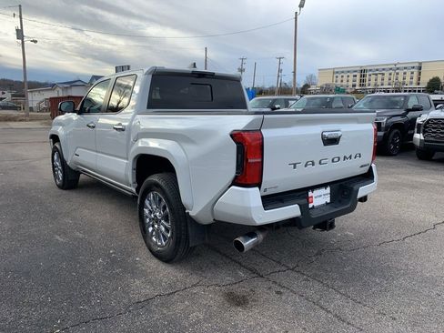 Used 2025 Toyota Tacoma Limited image 6