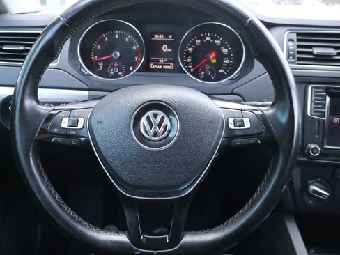 Used 2018 Volkswagen Jetta SE FWD image 6