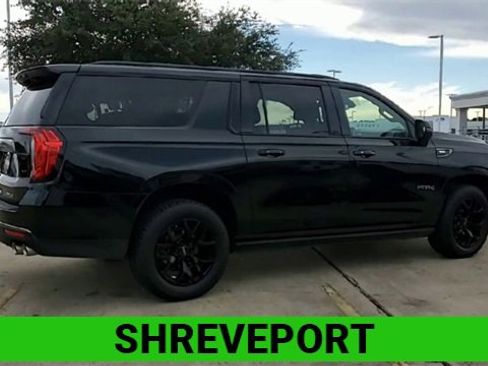 Used 2022 GMC Yukon XL AT4 image 9