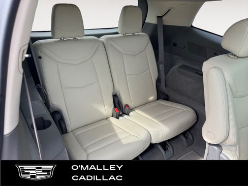 Used 2021 Cadillac XT6 Premium Luxury AWD/4WD image 13