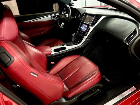 Used 2017 INFINITI Q60 Red Sport 400 image 23