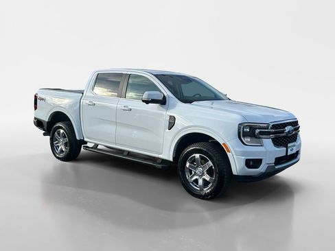 Used 2025 Ford Ranger Lariat w/ Chrome Accent Package image 9