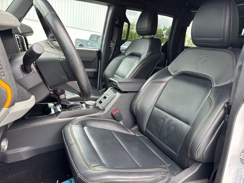 Used 2023 Ford Bronco Badlands AWD/4WD image 9