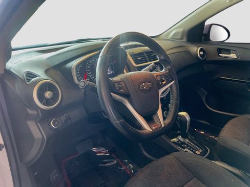 Used 2020 Chevrolet Sonic LT w/ Convenience Package FWD image 9