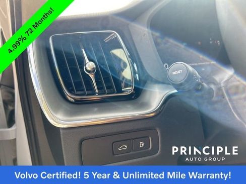 Certified 2025 Volvo XC60 T8 Core image 23