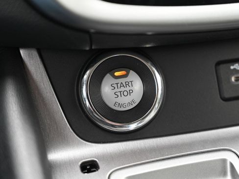 Used 2023 Nissan Murano SV image 26