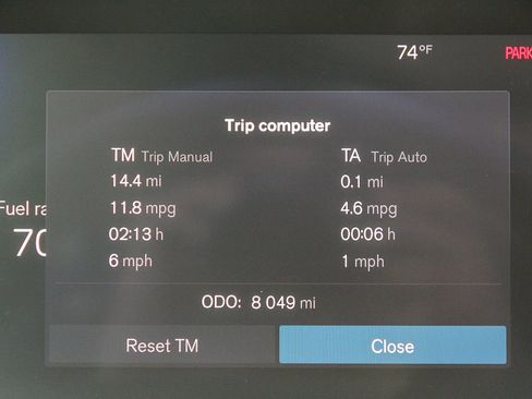 Used 2025 Volvo XC40 B5 Plus w/ Protection Package Premier image 26