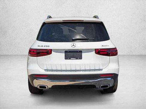 New 2026 Mercedes-Benz GLB 250 4MATIC image 8