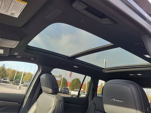 New 2026 Buick Enclave Avenir w/ Super Cruise Package image 31