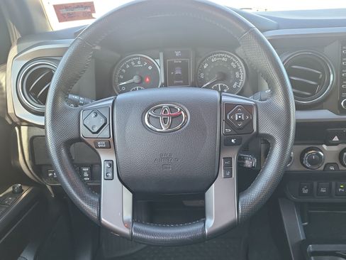 Used 2021 Toyota Tacoma TRD Sport w/ TRD Premium Sport Package AWD/4WD image 21