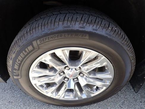 Used 2021 GMC Yukon Denali AWD/4WD image 9