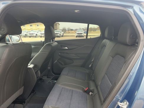 Used 2025 Buick Envista Preferred w/ Convenience II Package image 35