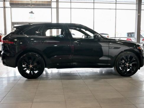 Used 2023 Jaguar F-PACE S image 4