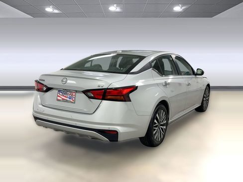 Used 2023 Nissan Altima 2.5 SV image 7