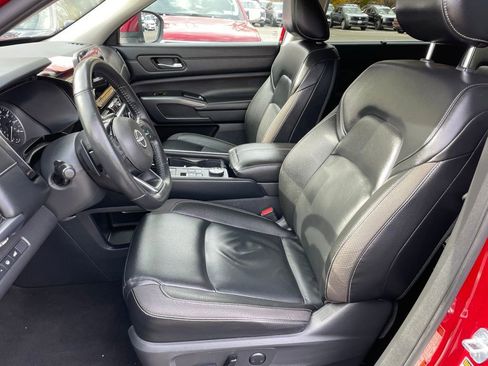 Certified 2023 Nissan Pathfinder SL w/ SL Premium Package AWD/4WD image 8
