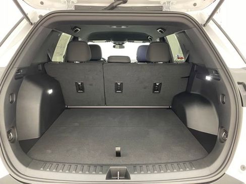 New 2026 Chevrolet Equinox LT AWD/4WD image 12